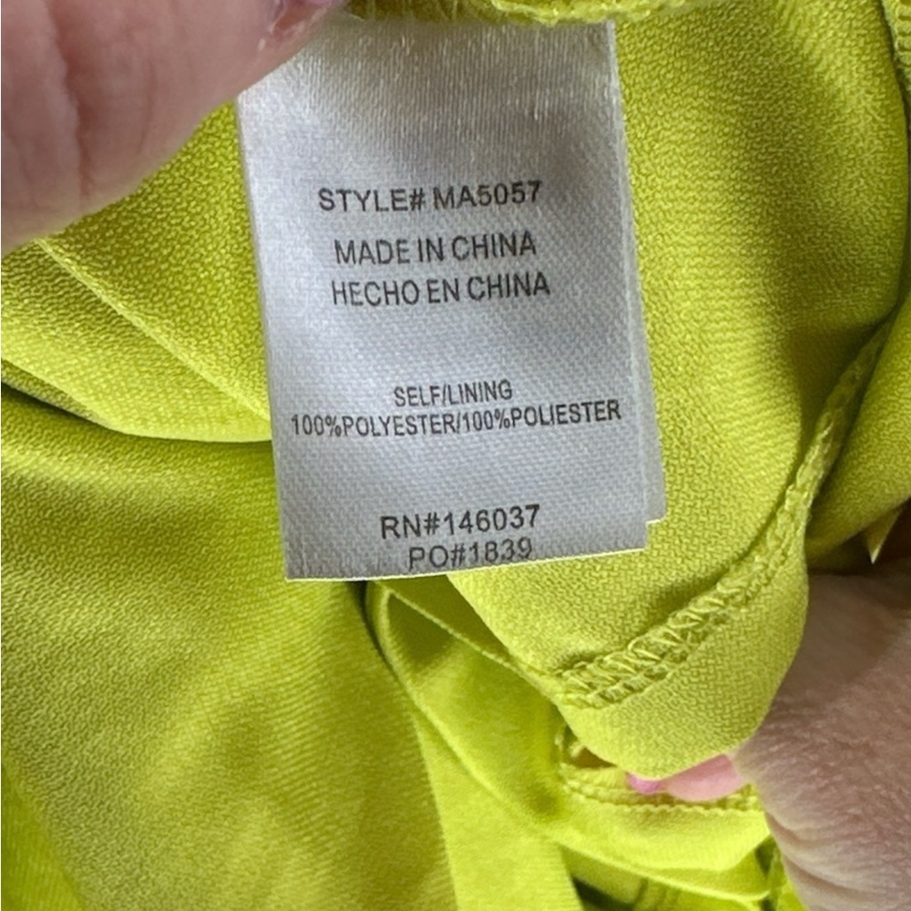 MISS AVENUE Lime Green Skort Romper Deep Plunge Neck Line Statement Piece Size M - Picture 6 of 7